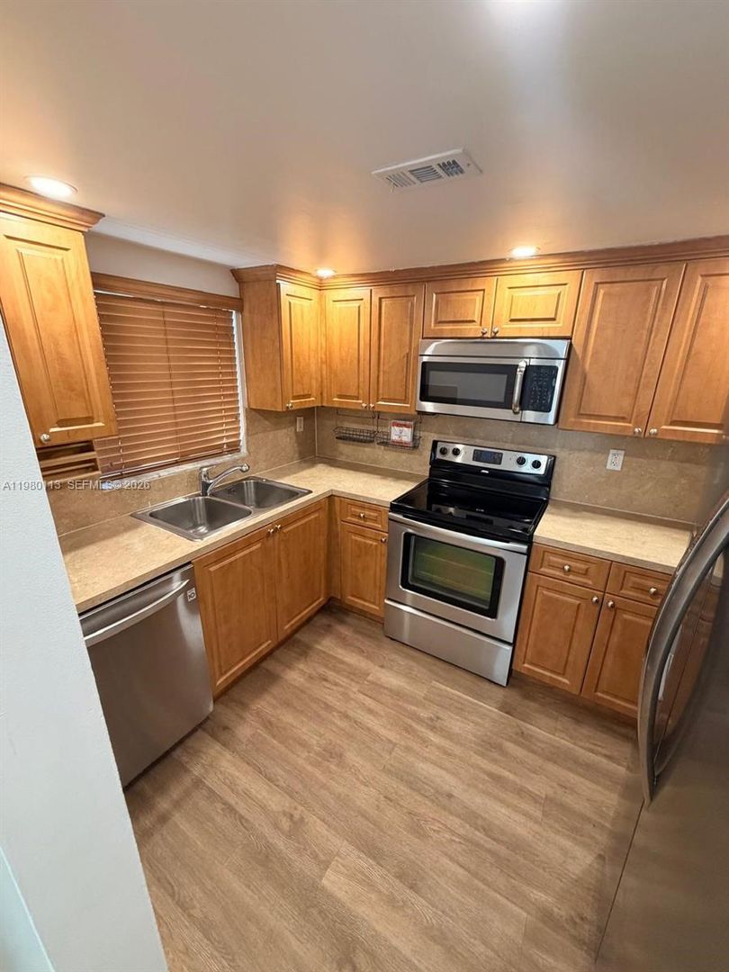 Miami House: 7101 SW 113th Court 0