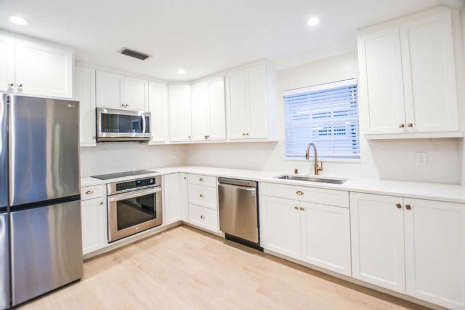 Jupiter House: 226 Moccasin Trail W