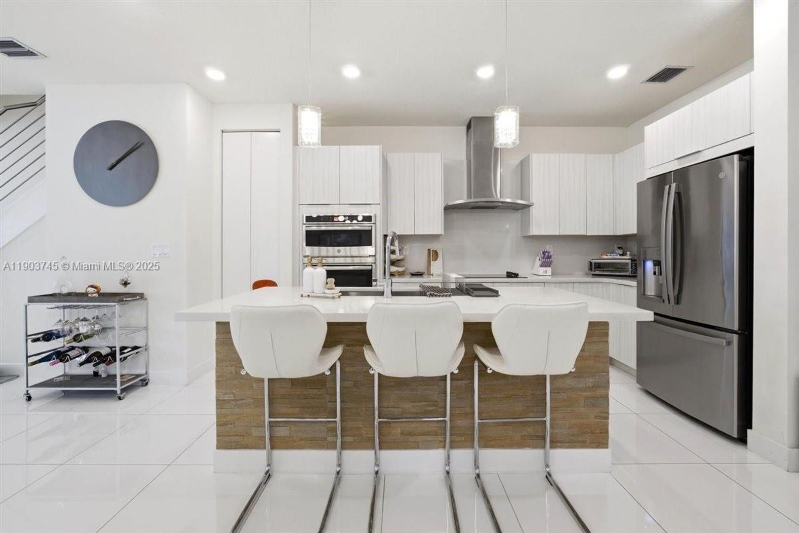 Doral House: 6611 NW 102nd Path