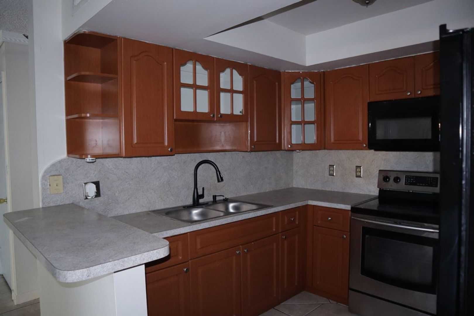 Greenacres House: 6190 Seven Springs W