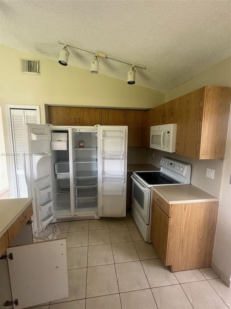 Miami House: 16280 SW 77th Terrace