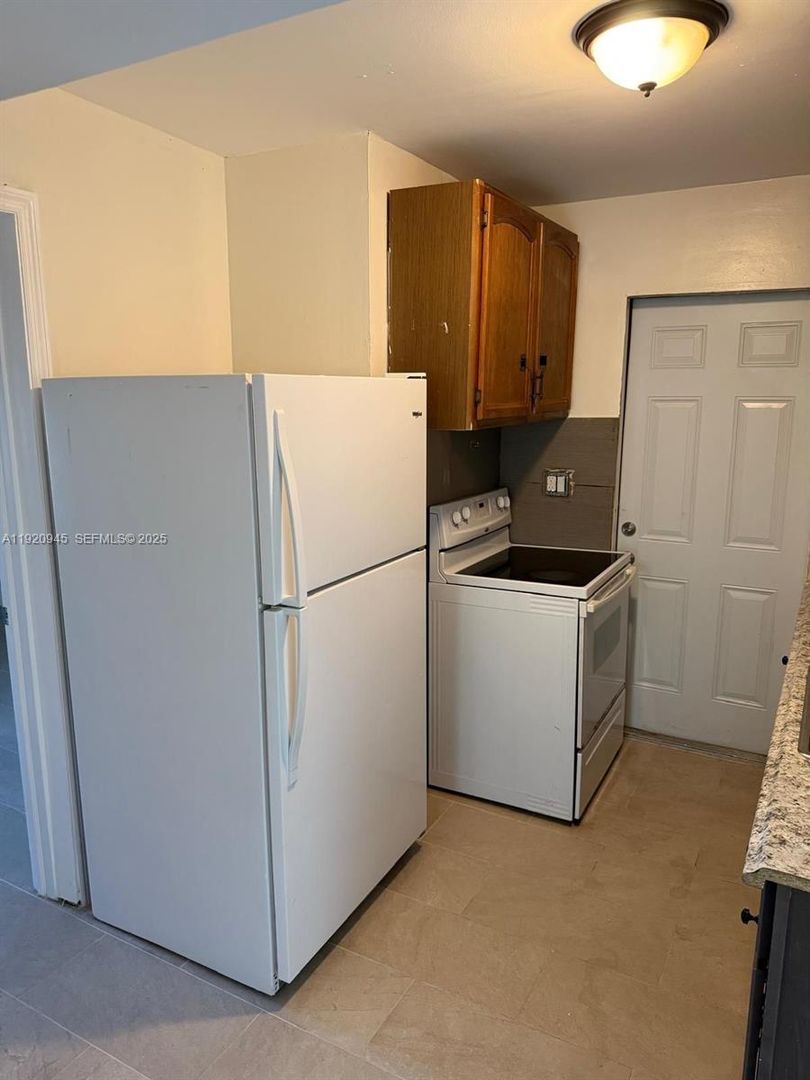 Fort Lauderdale House: 631 NW 17th Avenue