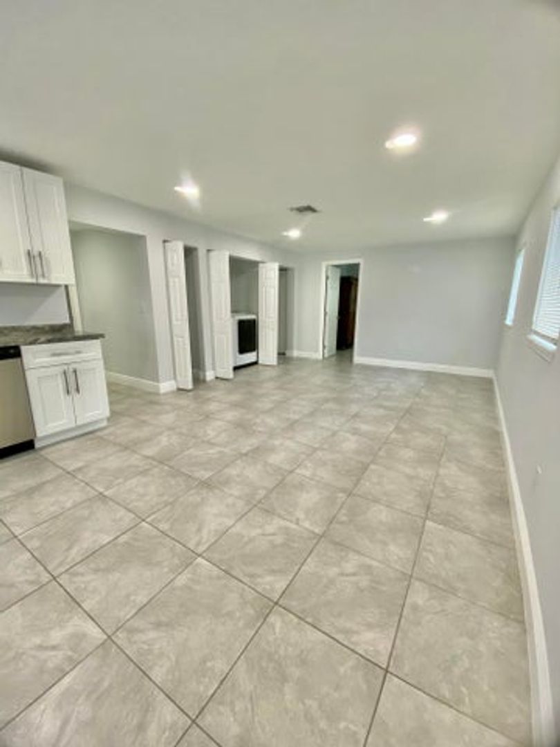 4348 Mars Avenue, West Palm Beach, FL 33406