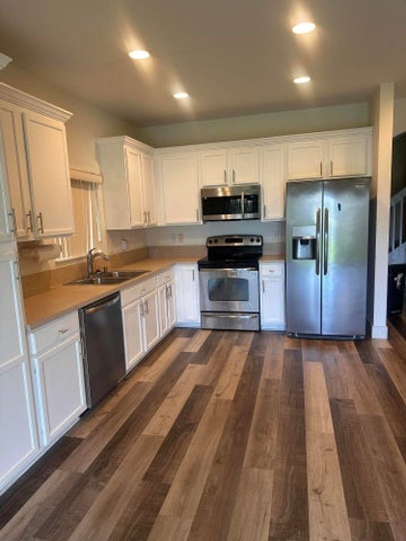 Oakland Park House: 3016 NW 30TH Avenue