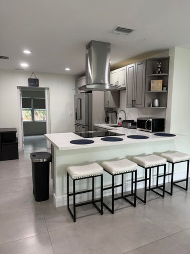 West Palm Beach House: 2314 Pinecrest Court