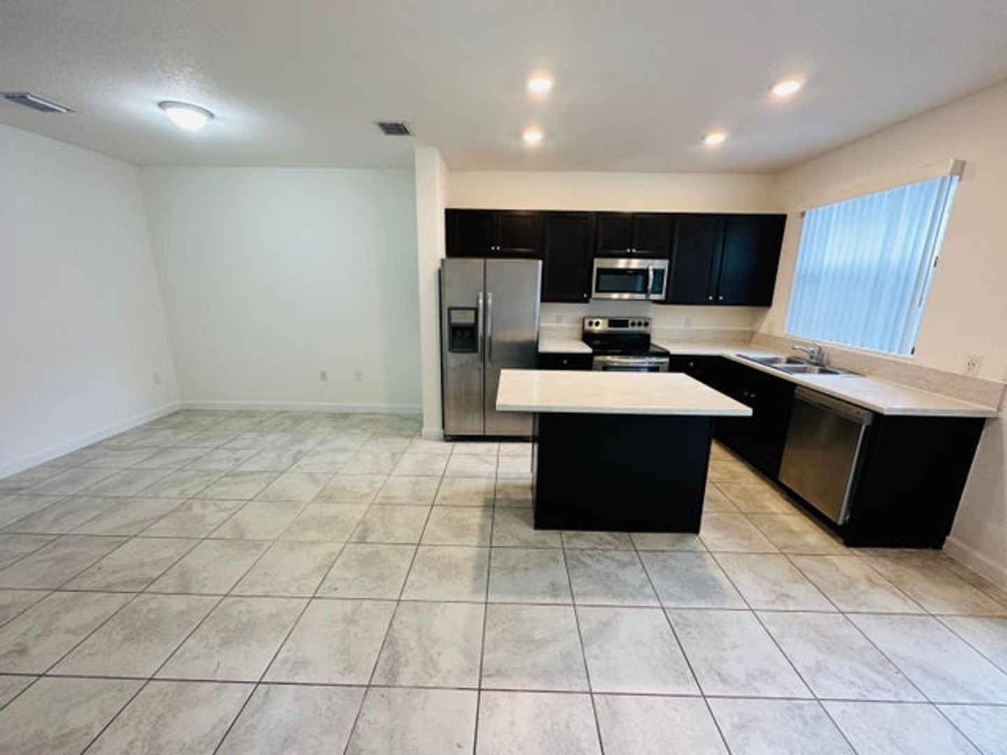 Miami House: 346 NE 208TH Terrace