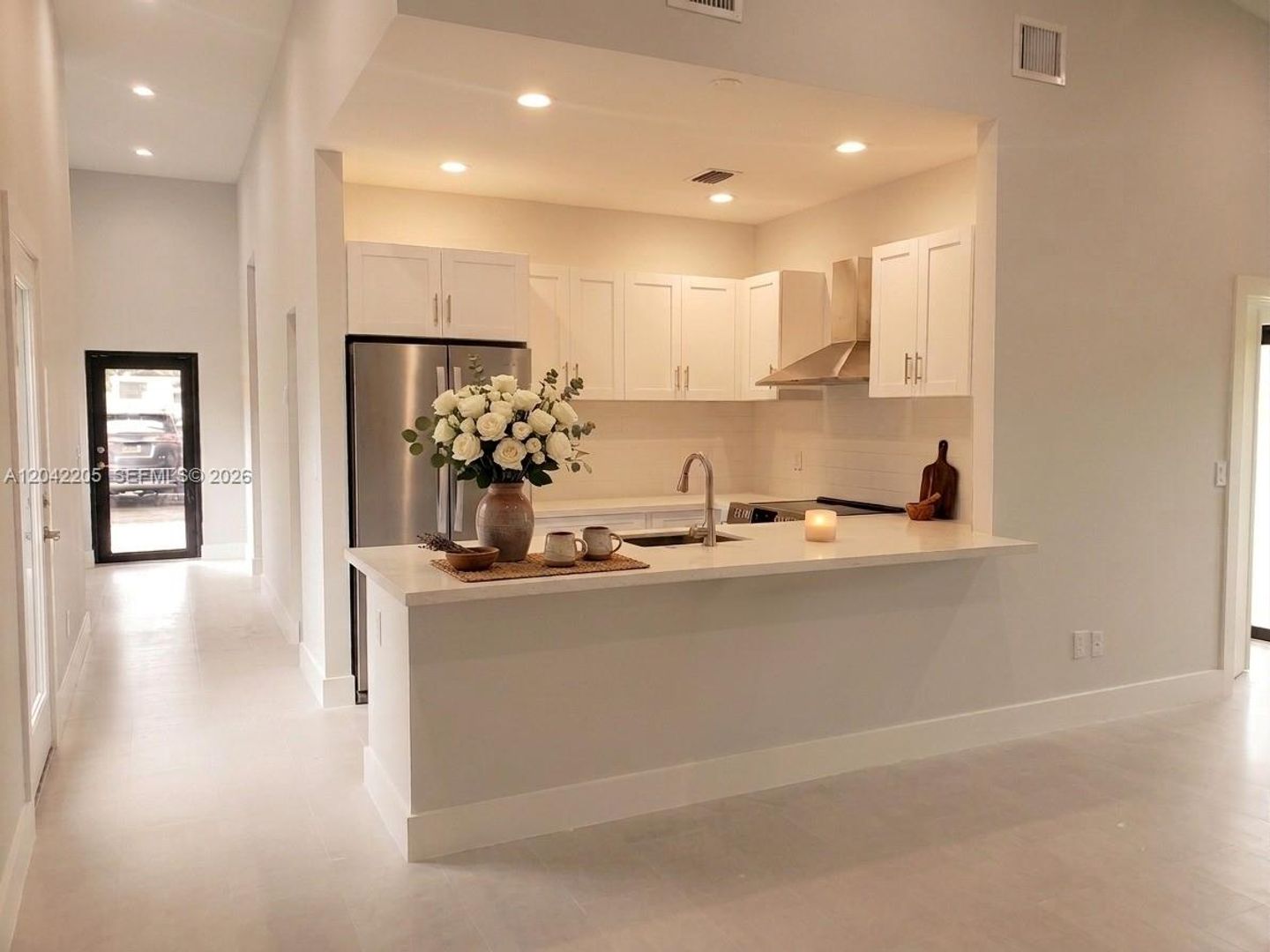 North Miami Beach House: 313 NE 169th Street