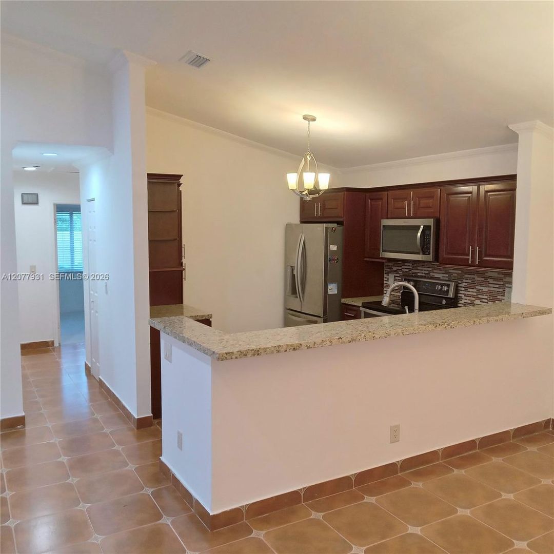 Miramar House: 2441 SW 85th Terrace 2441