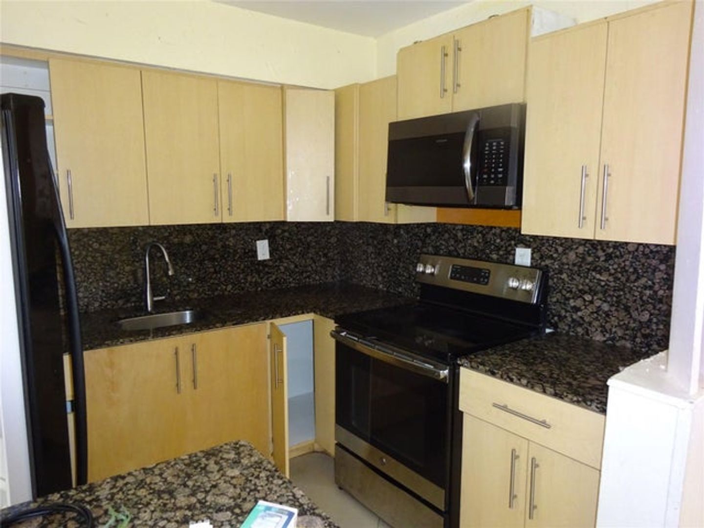 Fort Lauderdale House: 740 E Evanston Circle E