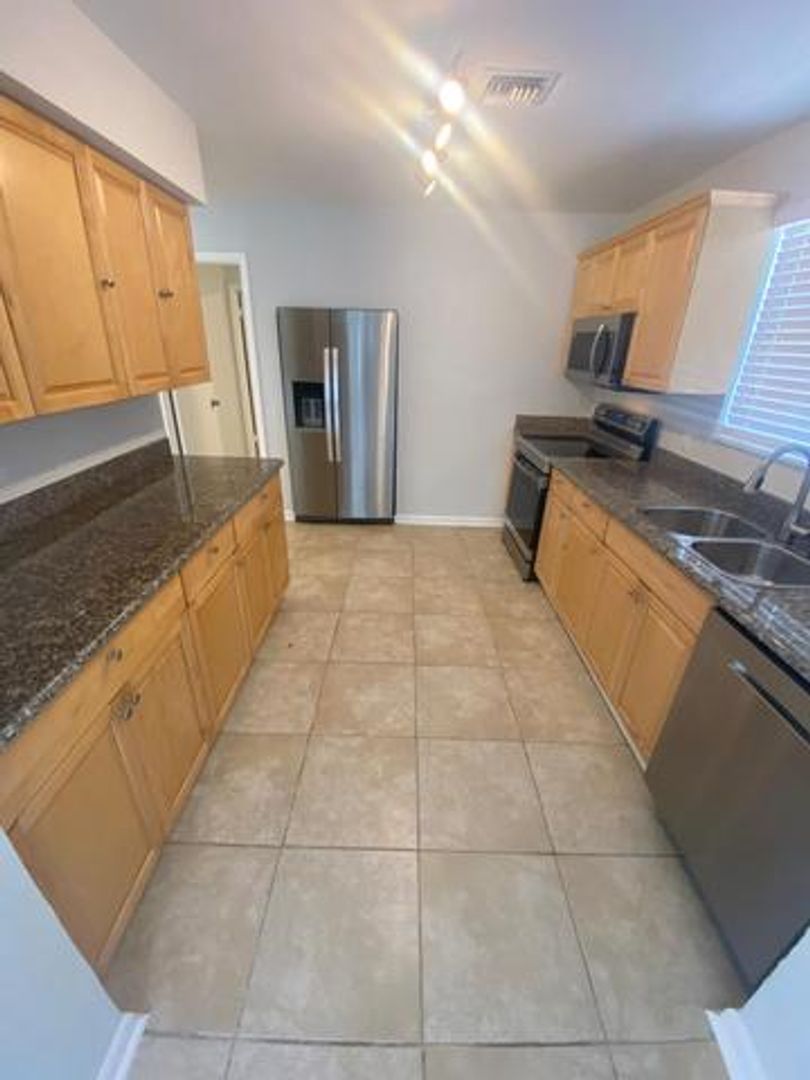 West Palm Beach House: 1317 Willow Road