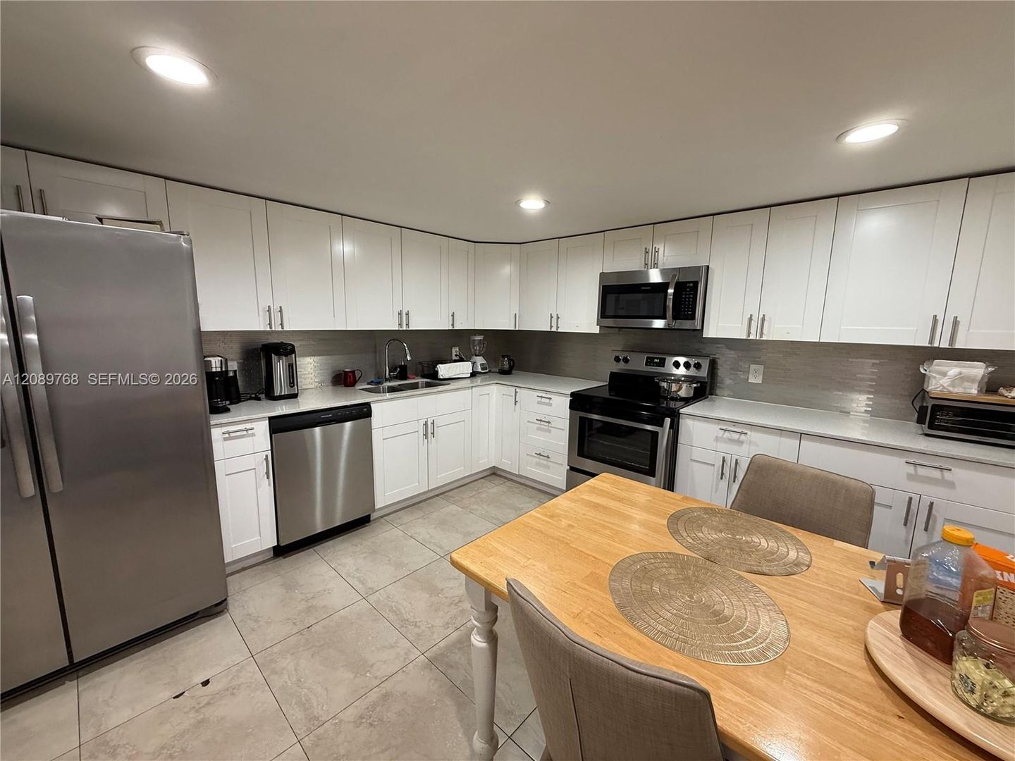 Hallandale Beach House: 1301 NE 7 St 1301 Ne 7 Street 101