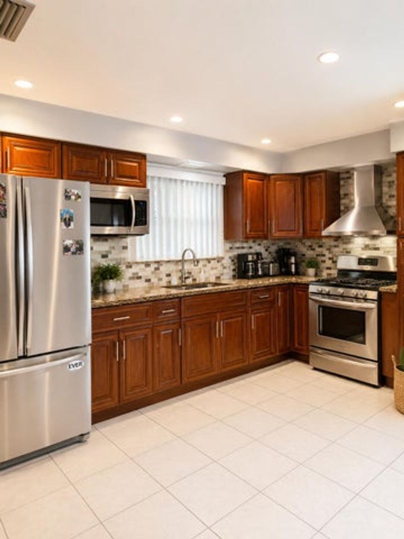 Pembroke Pines House: 101 SW 64th Avenue