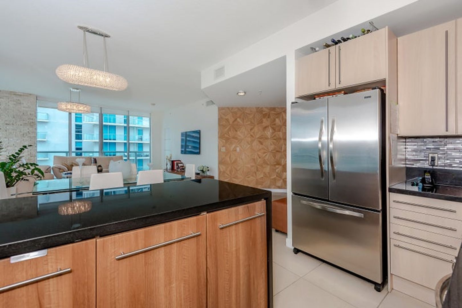 Miami House: 1111 SW 1ST Avenue MPH3920