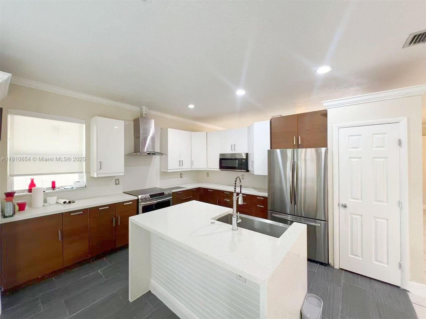 Deerfield Beach House: 15868 NW 4th Street 15868