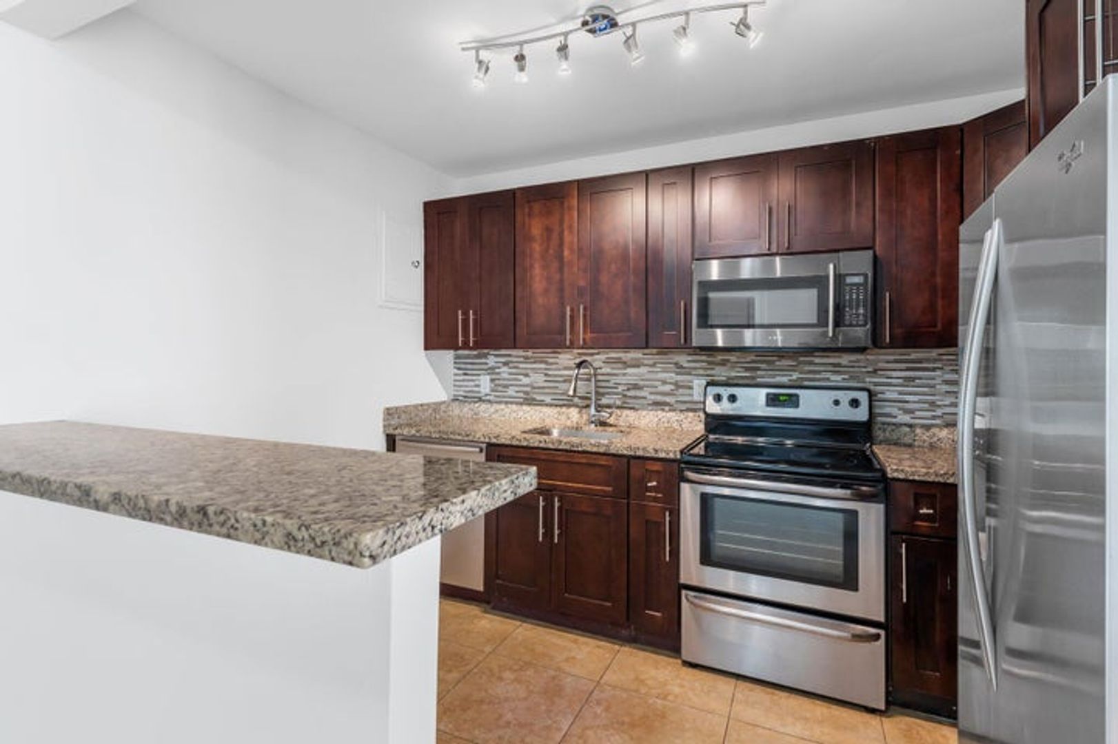 Fort Lauderdale House: 1015 NE 12th Street