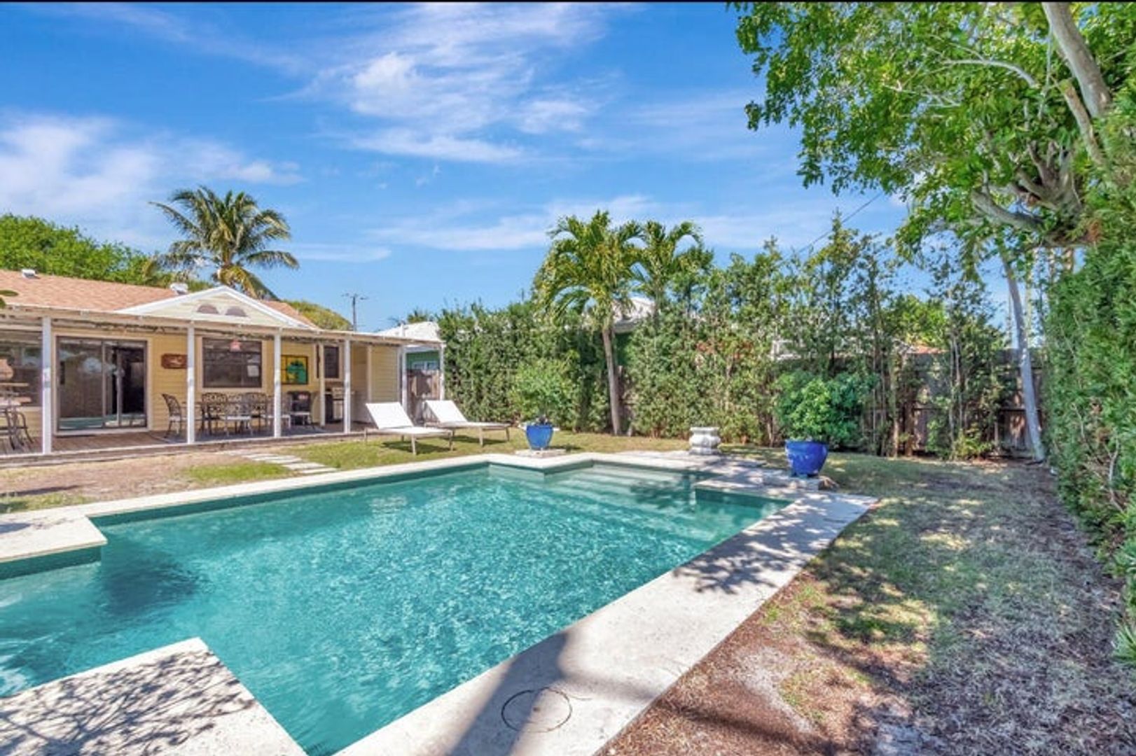 Lake Worth Beach House: 528 N Palmway