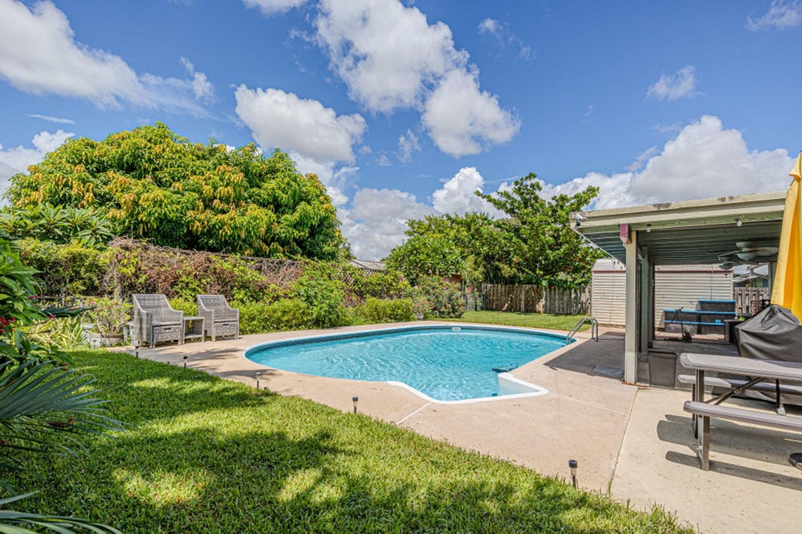 Royal Palm Beach House: 787 Carissa Drive