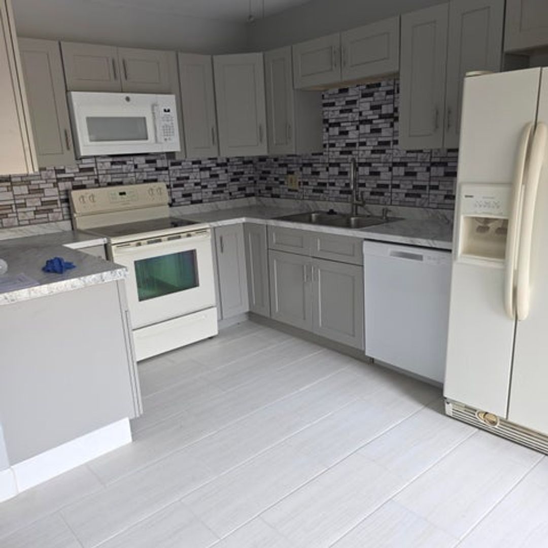West Palm Beach House: 1839 N CONGRESS Avenue W 1839