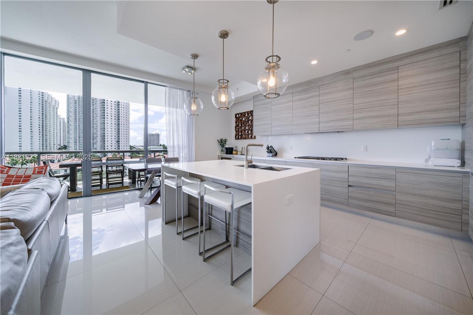 Aventura House: 3250 NE 188th Street 606