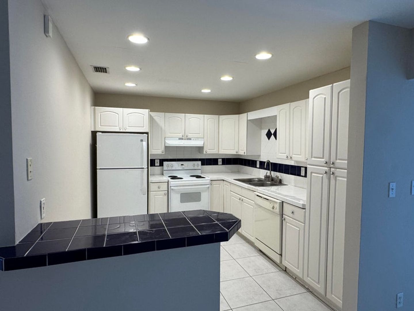 Boca Raton House: 300 NE 31st Street