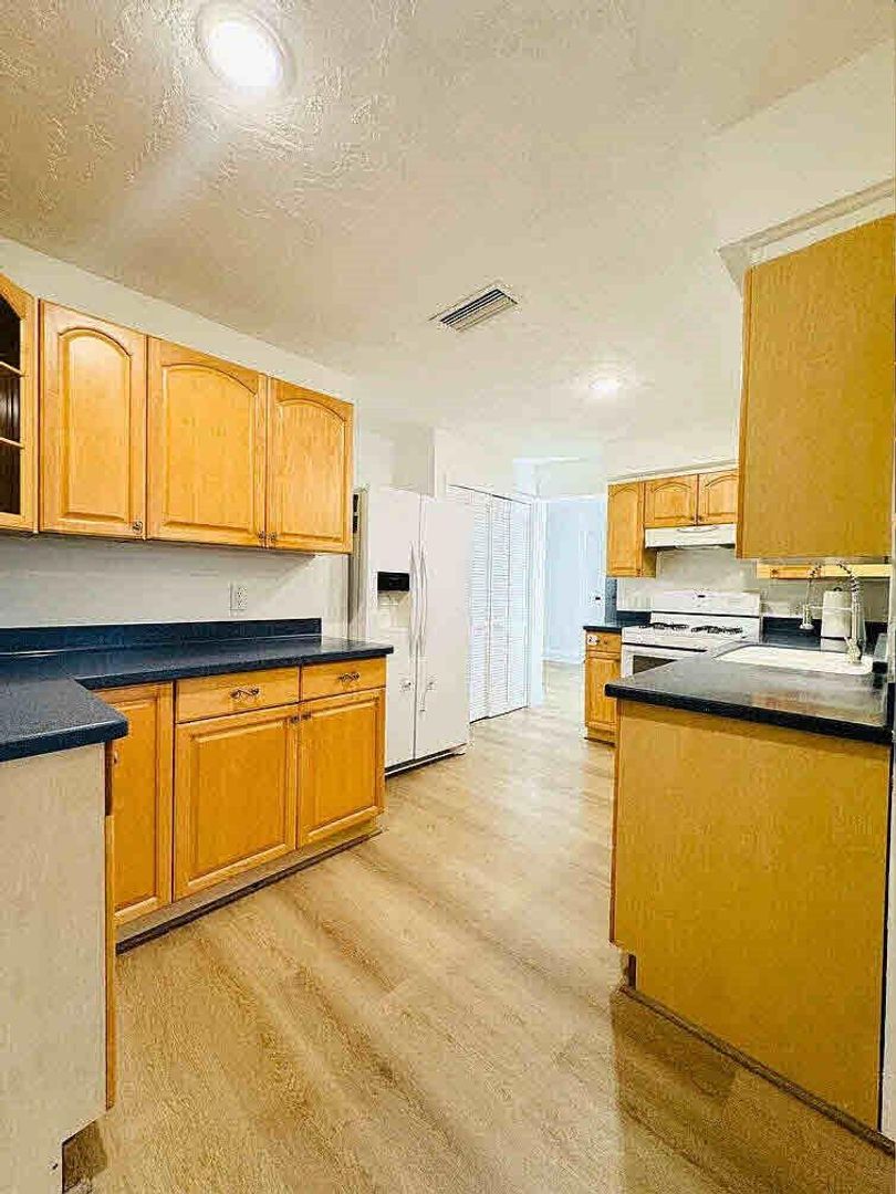 Sunrise House: 9171 NW 26th Street