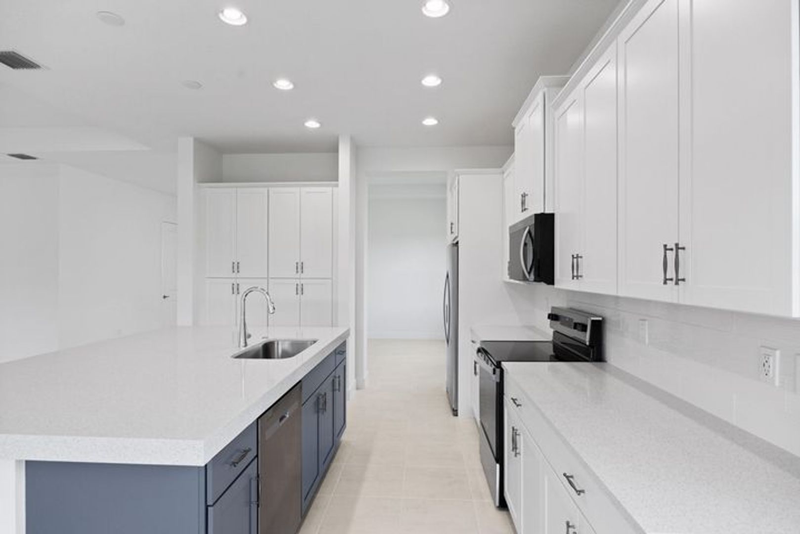 Westlake House: 15144 Wildwood Circle