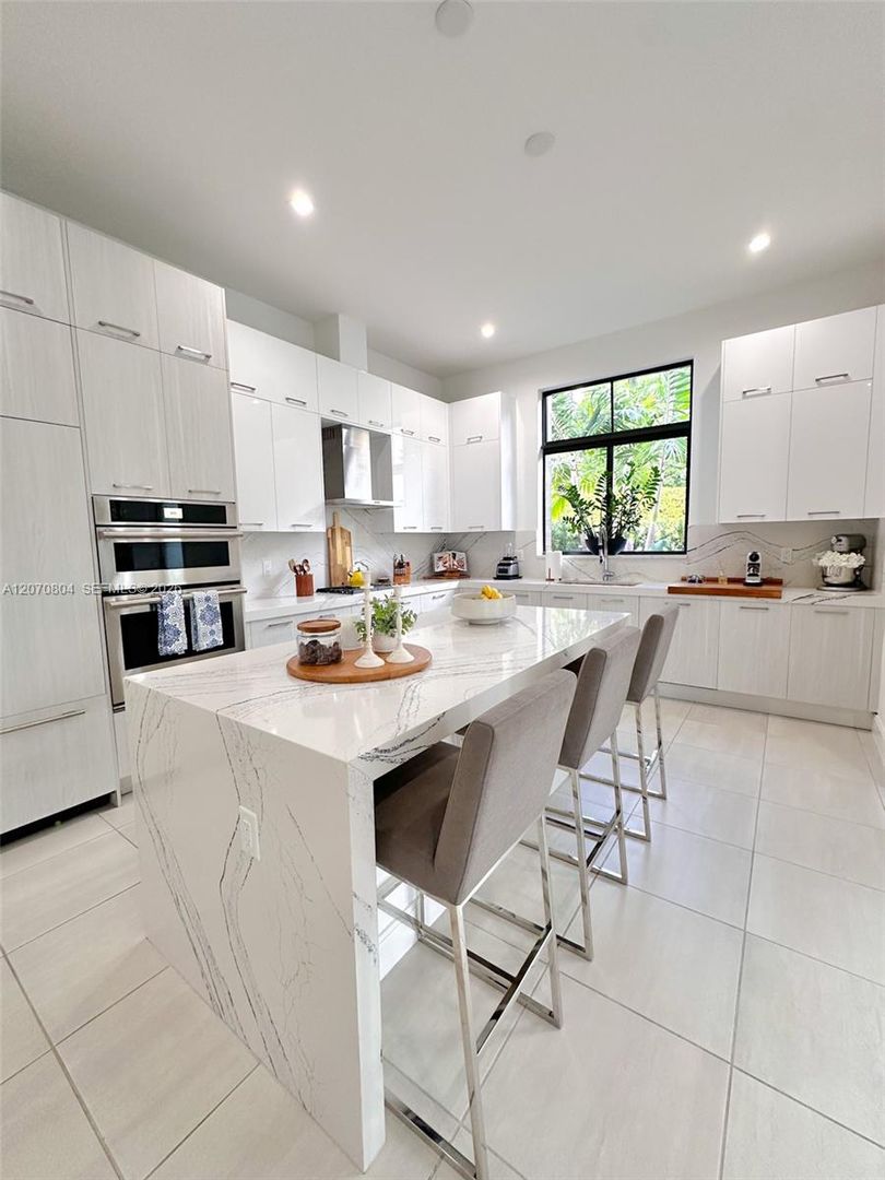 Doral House: 8286 NW 51st Terrace