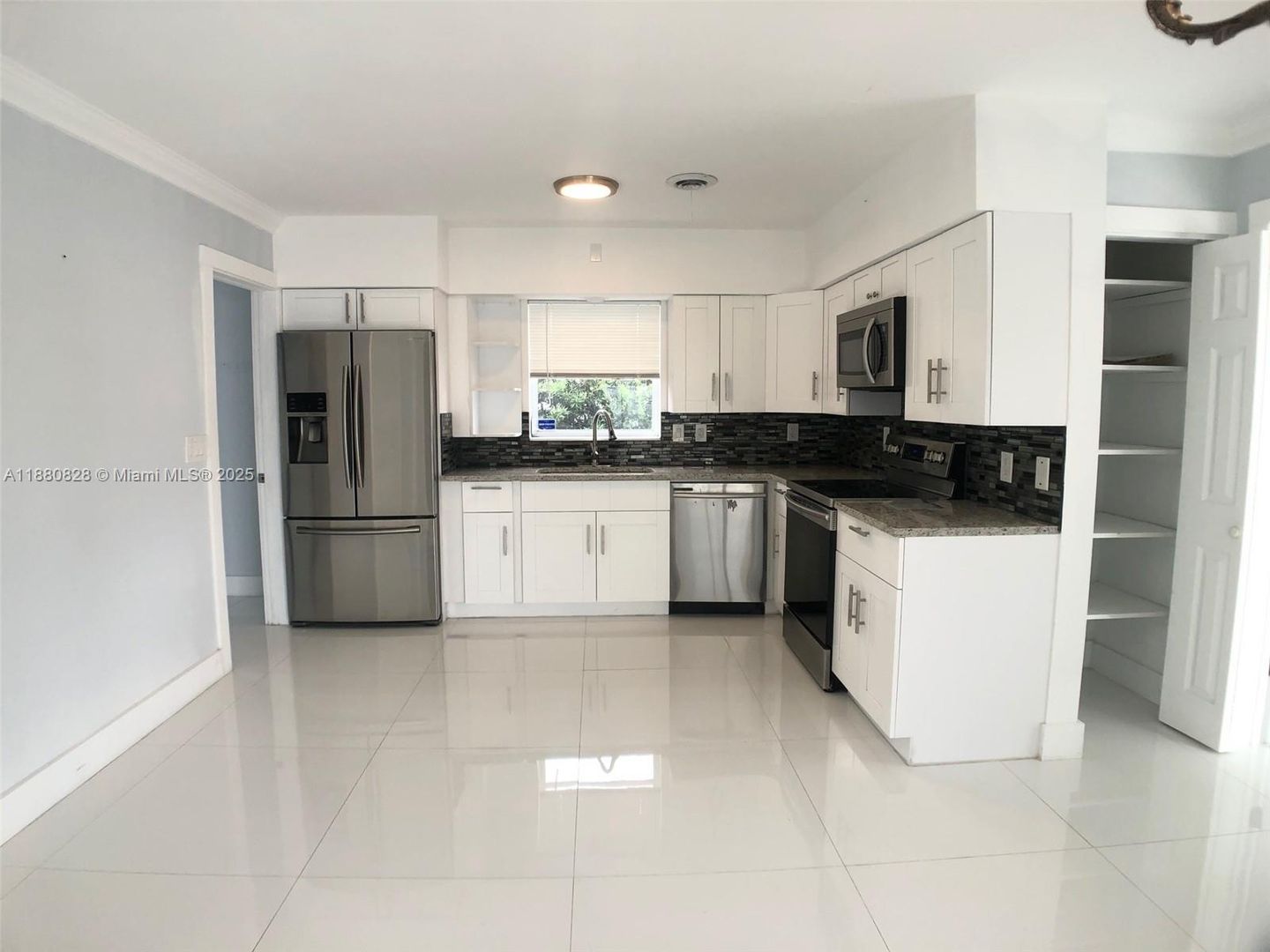 Oakland Park House: 3340 NE 17th Way