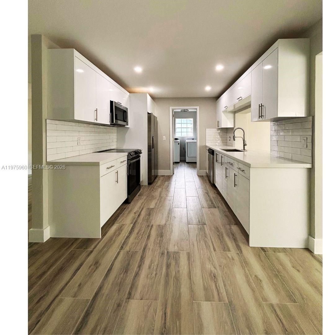 Cooper City House: 5032 SW 94th Avenue