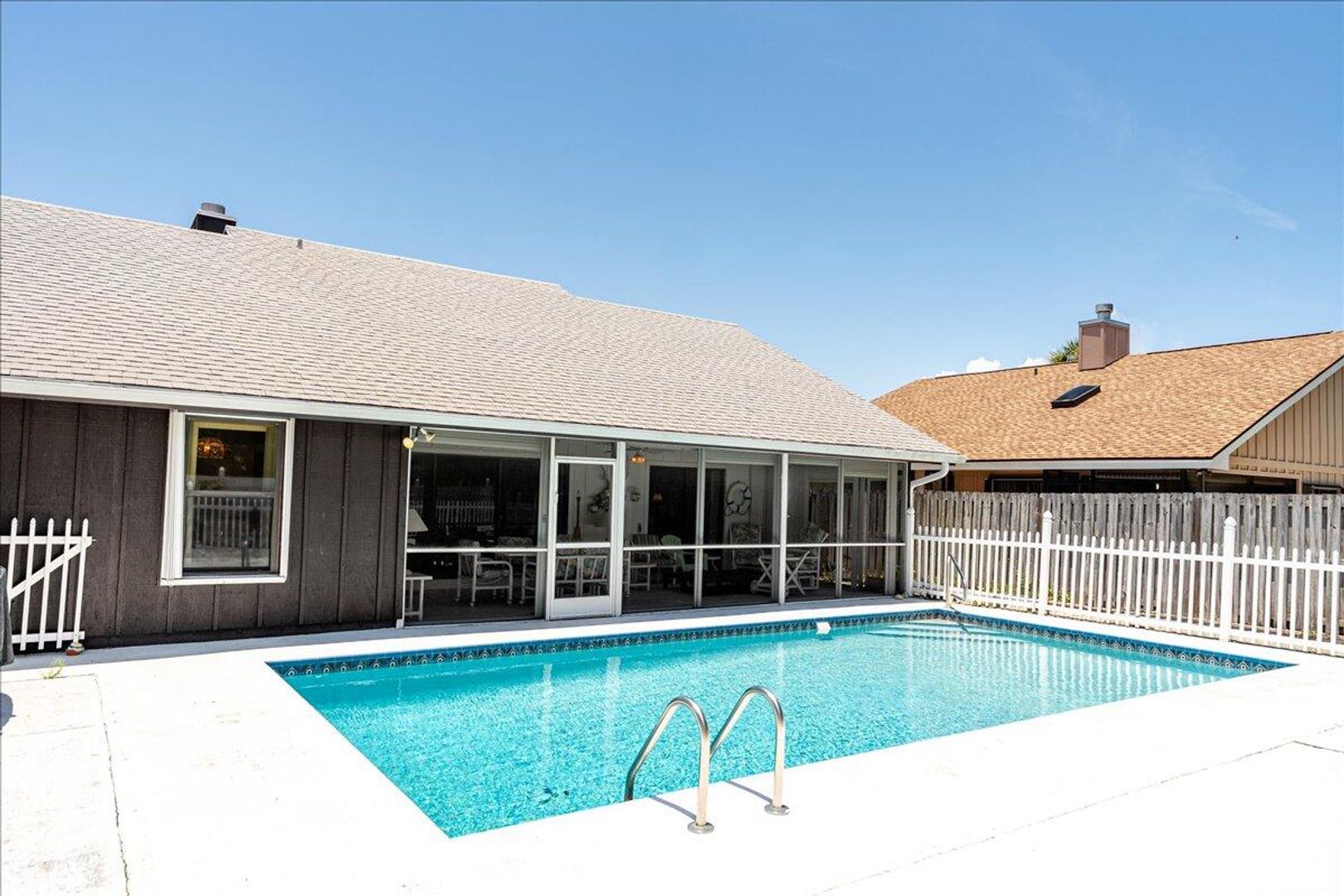 Jupiter House: 901 Sandy Oaks Drive