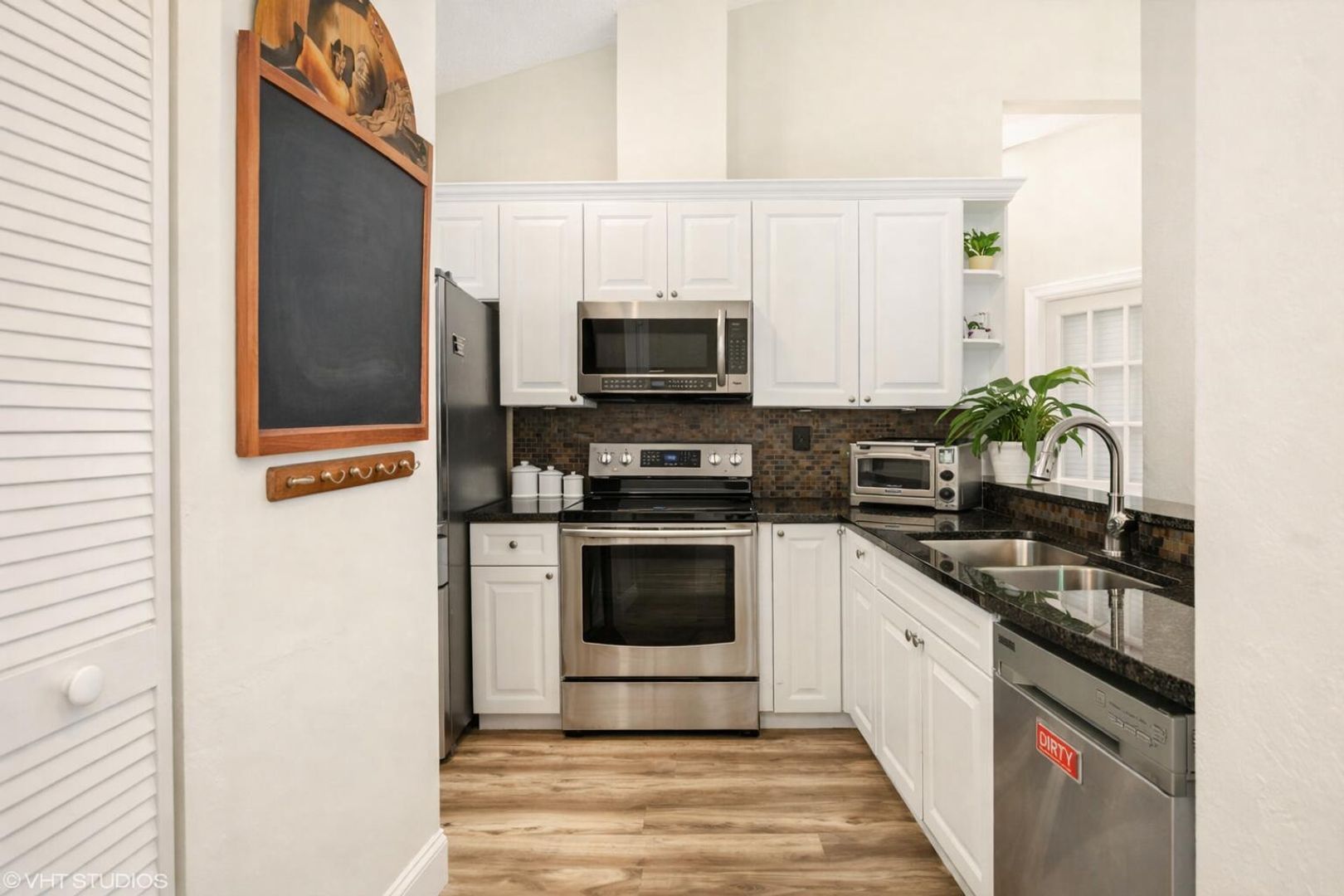 Greenacres House: 805 Harbour Pointe Way 805