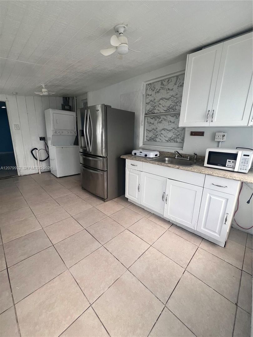 Florida City House: 828 SW 3rd Street 828