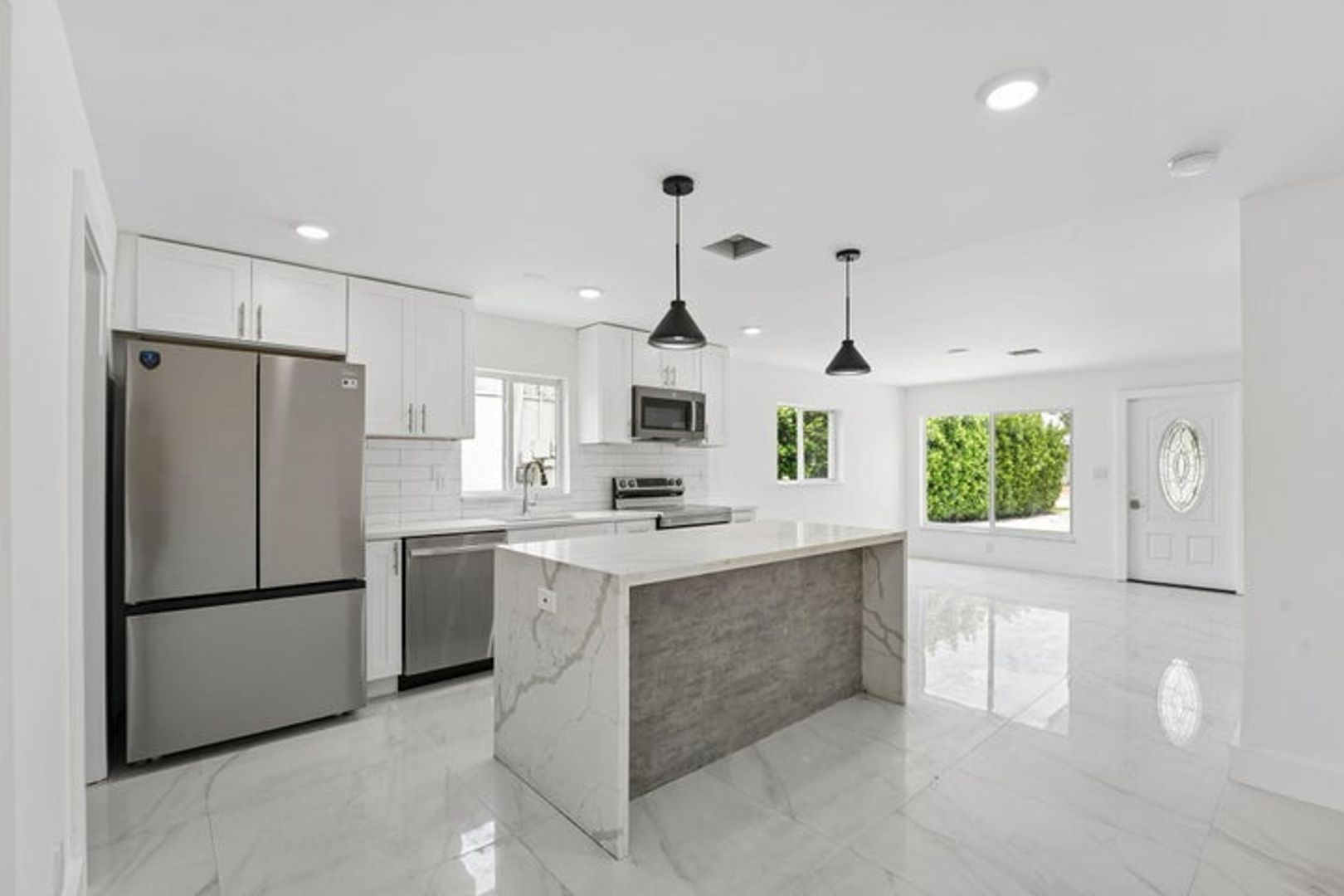 Deerfield Beach House: 537 NW 2nd Terrace