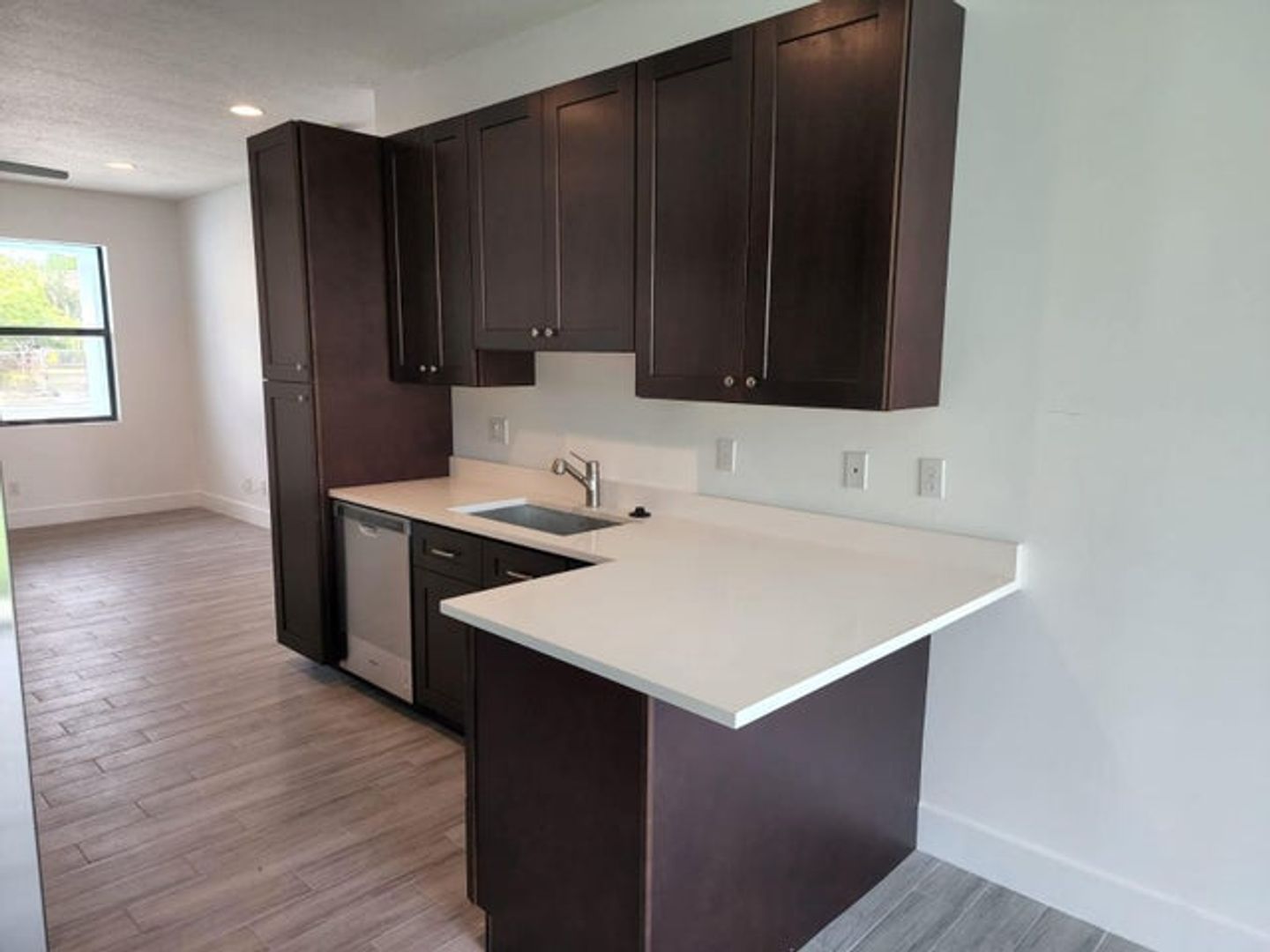 West Palm Beach House: 517 LA KIRKSEY Street