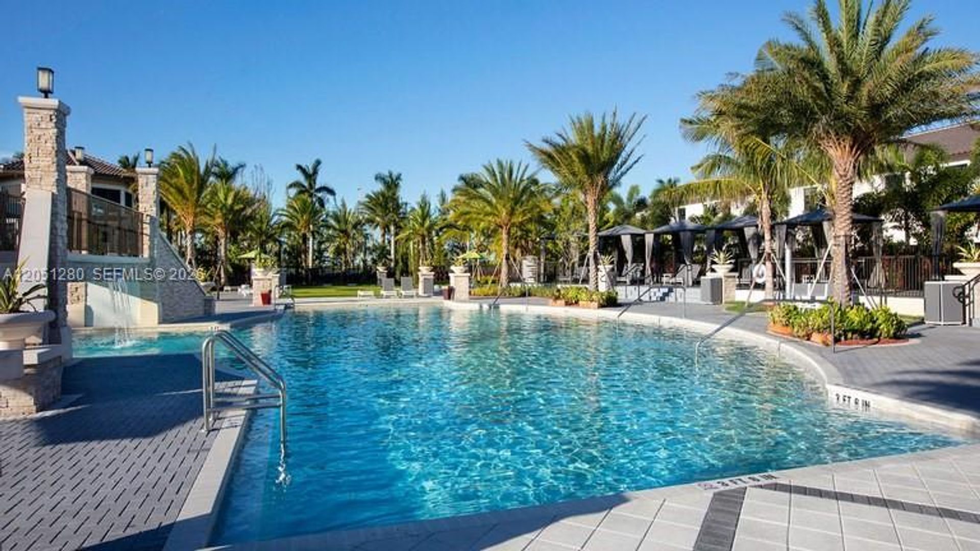 Doral House: 8760 NW 97th Avenue 205