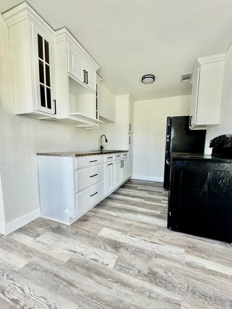 Riviera Beach House: 1146 W 24th Street