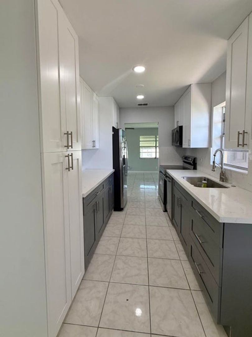 Lake Worth House: 7257 Pine Park Drive N