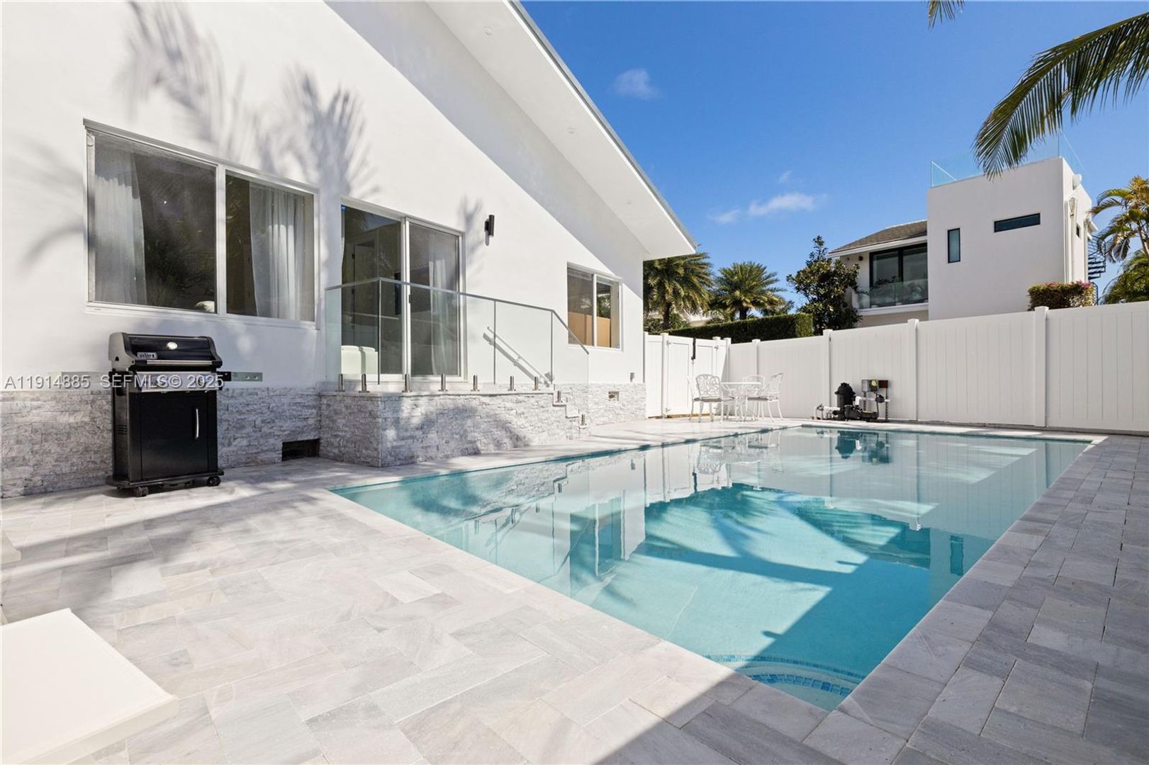 Ocean Ridge House: 12 Adams Road