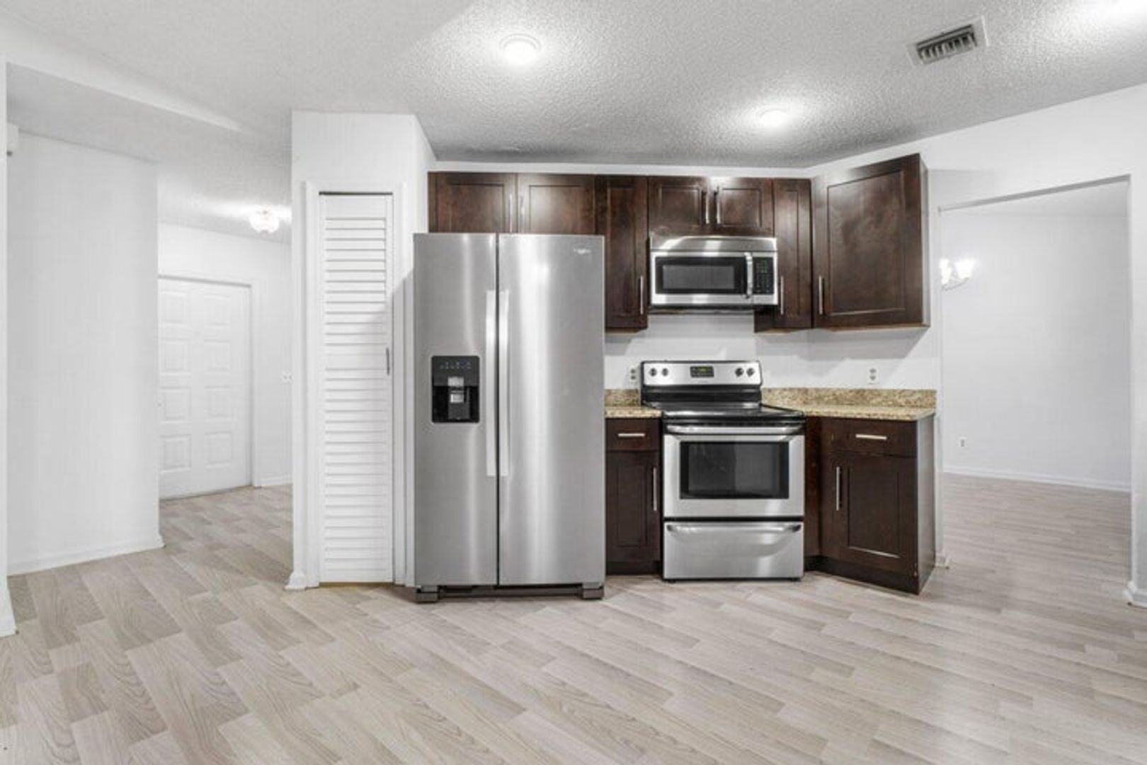 Royal Palm Beach House: 190 Parkwood Drive S