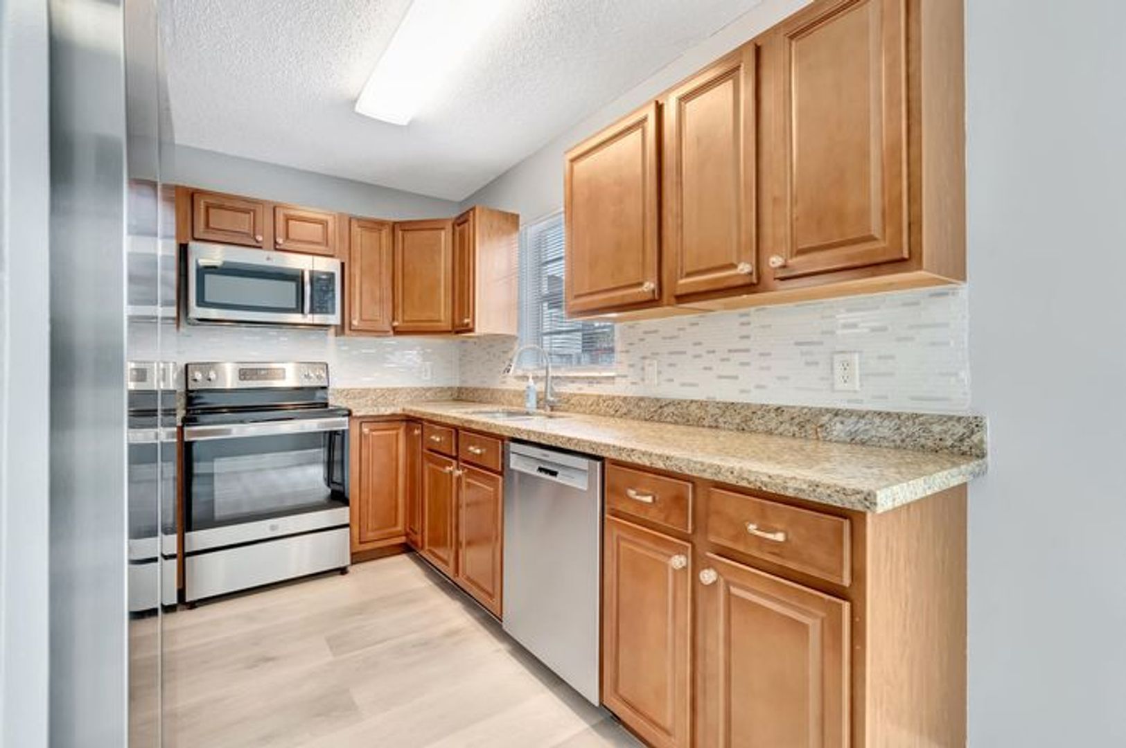 West Palm Beach House: 1016 W Lakewood Road