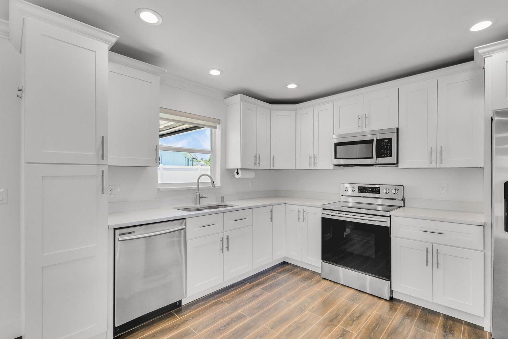 Jupiter House: 204 W Whitney Drive