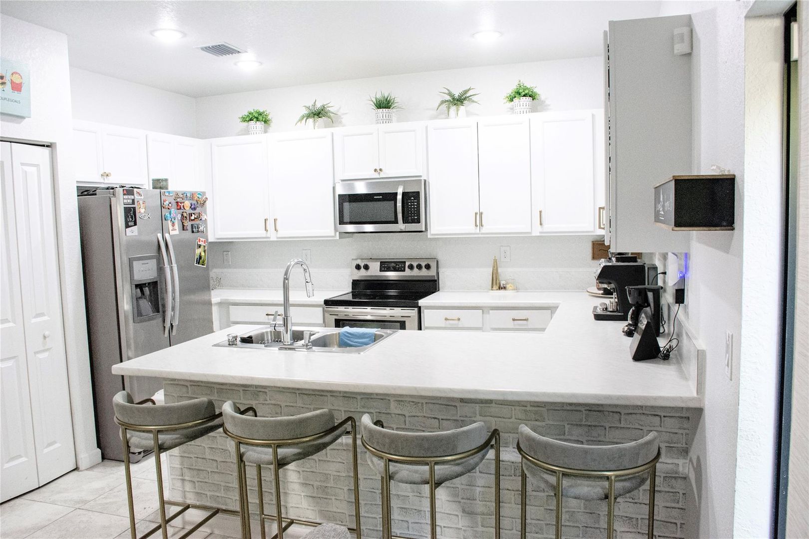 Miami House: 315 NE 208th Terrace