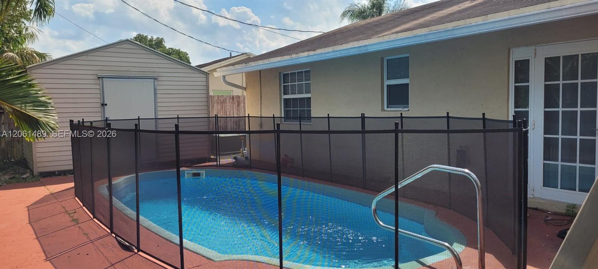 Hollywood House: 6645 Franklin Street 1