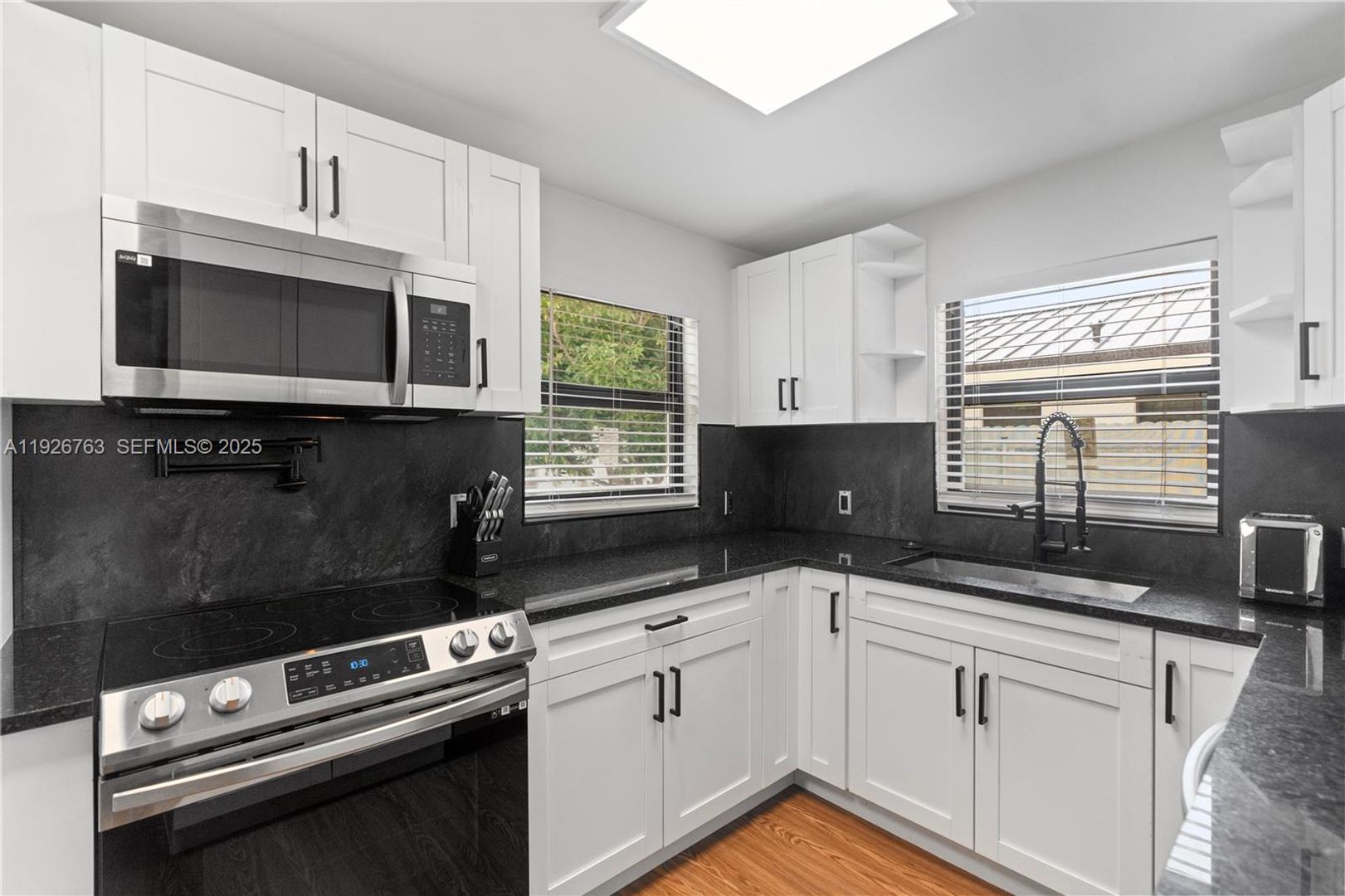 Hallandale Beach House: 601 SW 1st Street