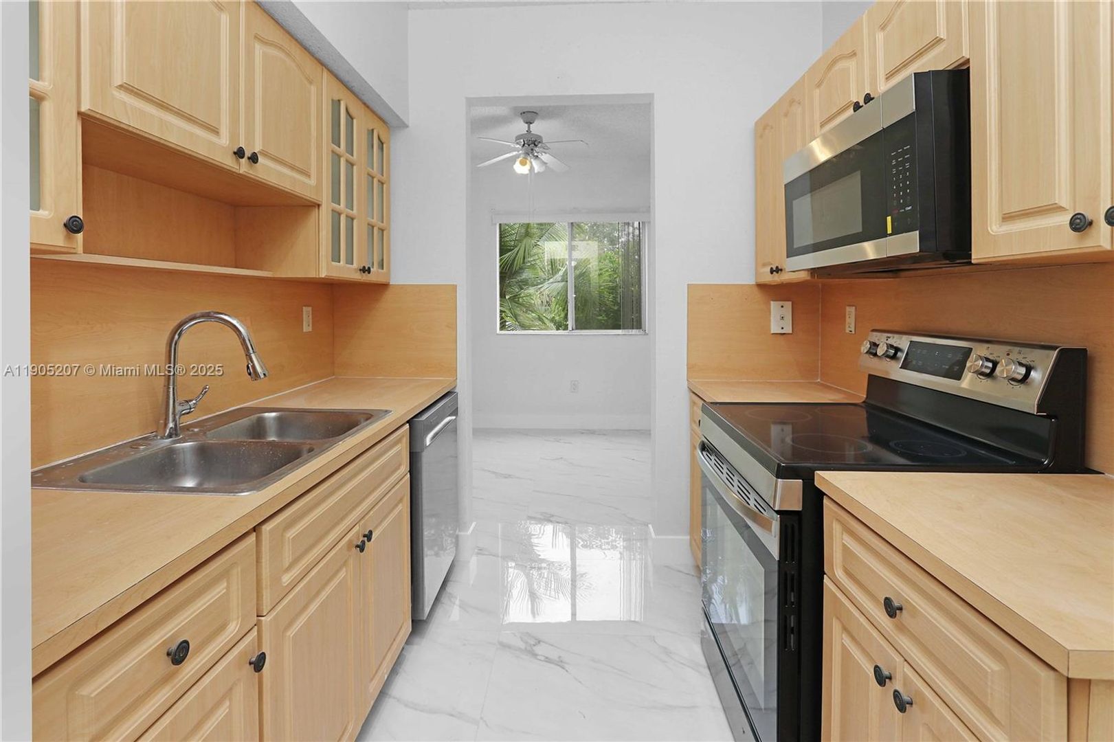 Davie House: 7085 Nova Drive 109