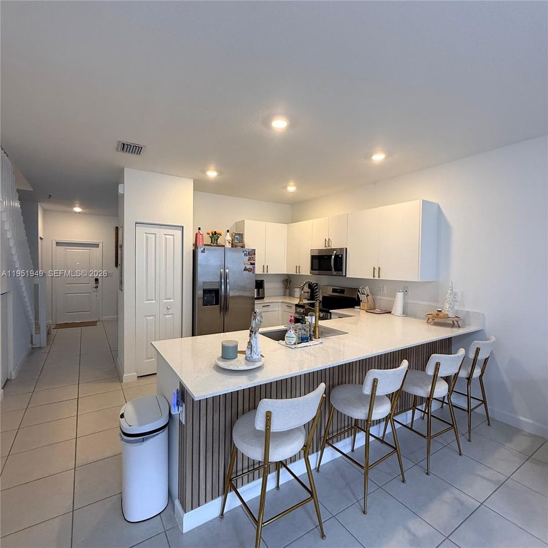 Homestead House: 29224 SW 162nd Court 29224