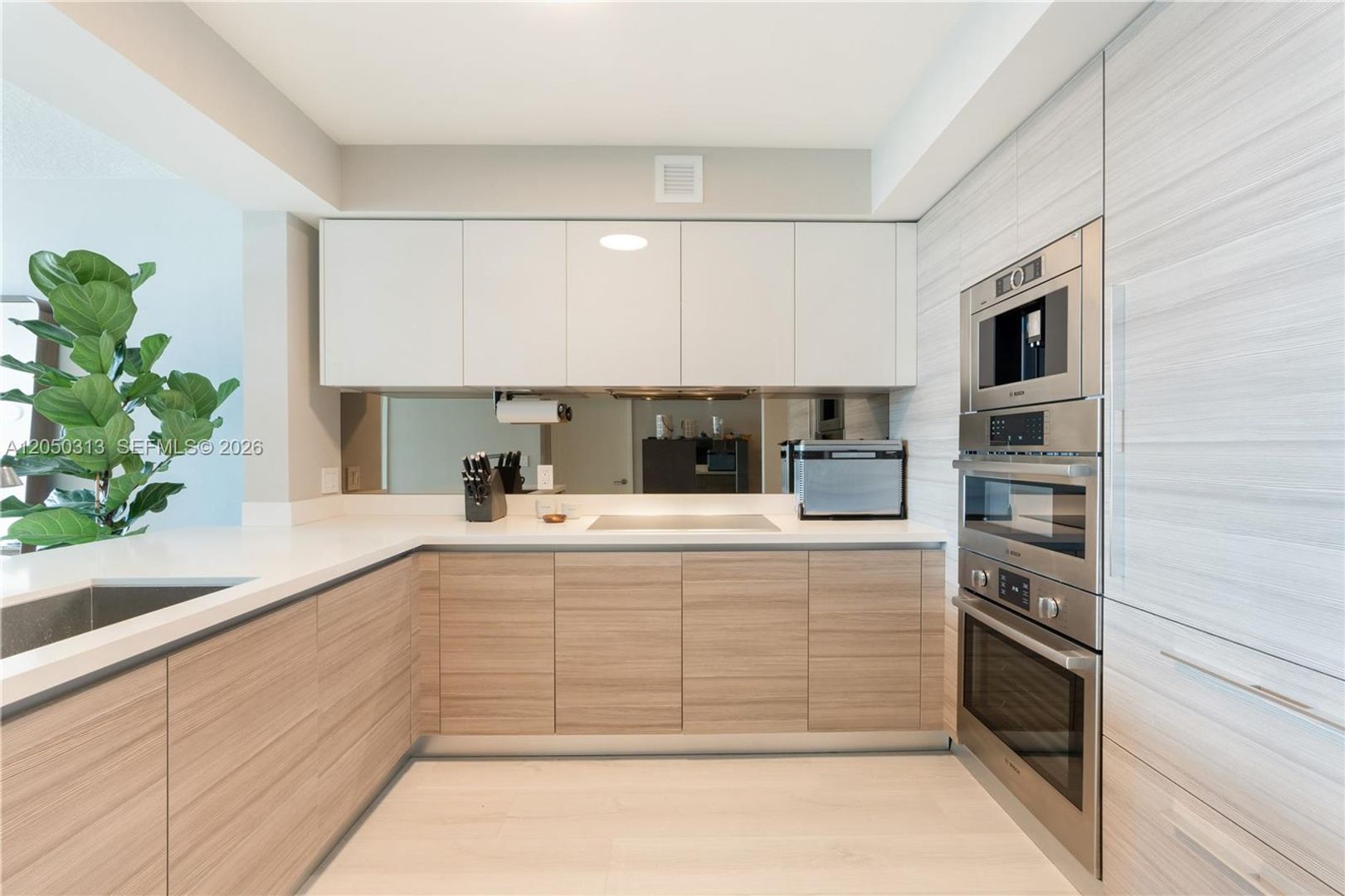 Sunny Isles Beach House: 330 Sunny Isles Boulevard 51404