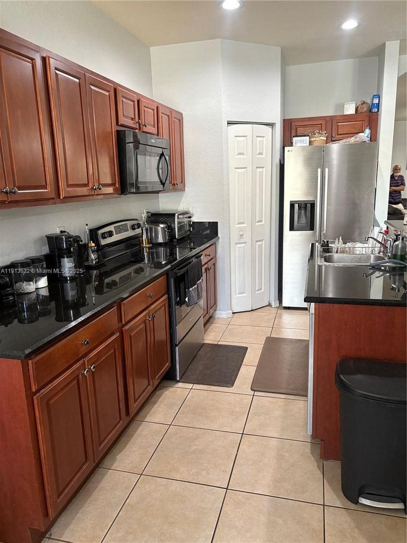 Tamarac House: 5807 Hampton Hills Boulevard 5807