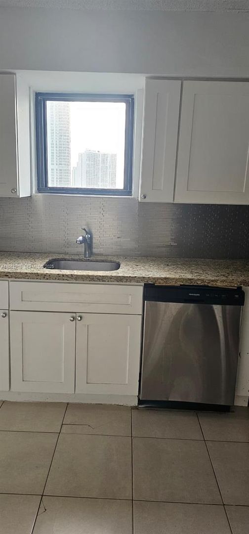 Aventura House: 3300 NE 192nd Street 1012