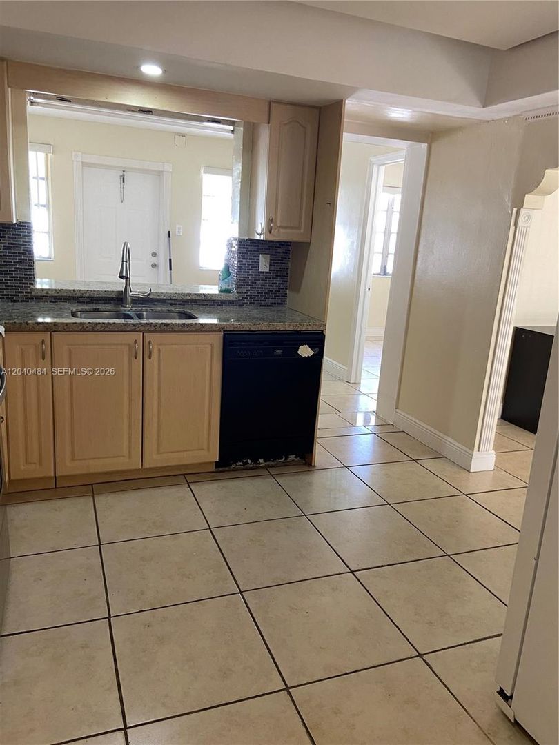 Pembroke Pines House: 800 NW 76th Avenue 800